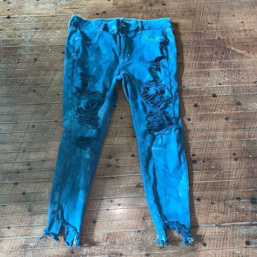 American Eagle destroyed distressed green 18 normcore jeggings